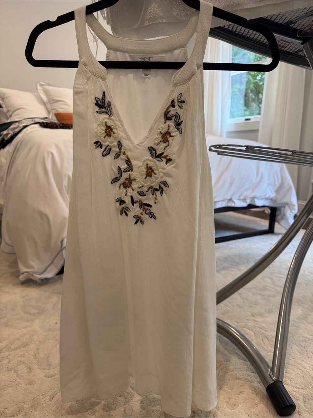 Market & Spruce Cream Embroidered V-Neck Tank with Floral Detail